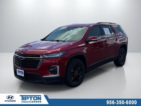 Used 2023 Chevrolet Traverse LT FWD image 1