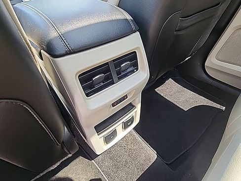 Used 2017 Ford Edge Titanium w/ Equipment Group 301A FWD image 19
