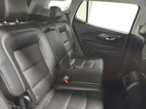 Used 2022 GMC Terrain SLT w/ Elevation Edition image 17
