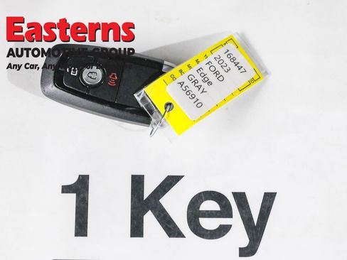 Used 2023 Ford Edge SEL image 25