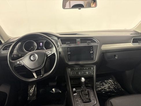 Used 2019 Volkswagen Tiguan SE w/ Panoramic Sunroof Package AWD/4WD image 15