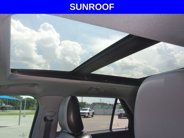 Used 2021 Ford Explorer XLT w/ Equipment Group 202A AWD/4WD image 2