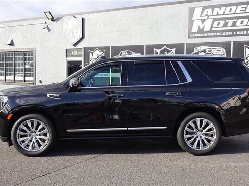 Used 2022 GMC Yukon Denali w/ Denali Premium Package image 2