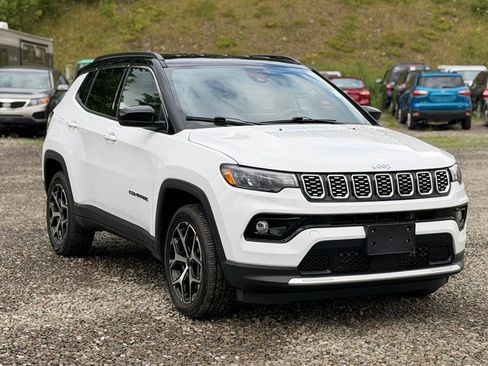 Used 2026 Jeep Compass Limited AWD/4WD image 3