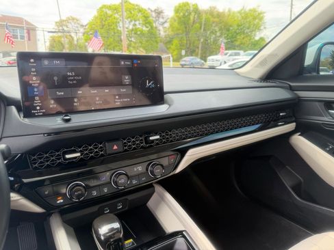 Used 2025 Honda Accord EX-L image 13