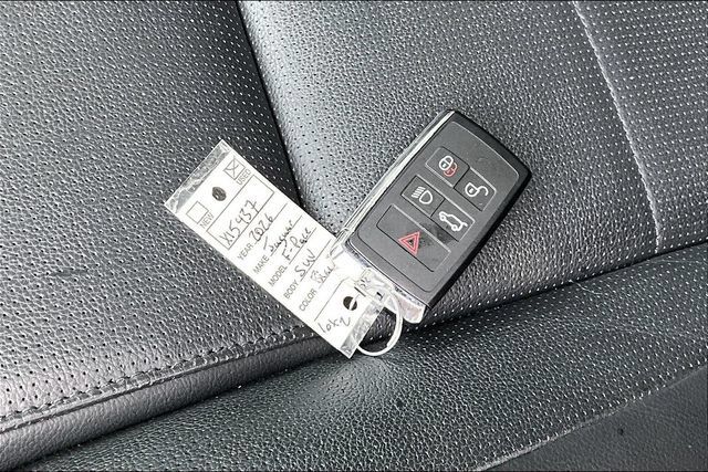 Used 2026 Jaguar F-PACE R-Dynamic S AWD/4WD image 9