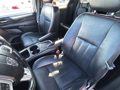 Used 2019 Dodge Grand Caravan GT image 5