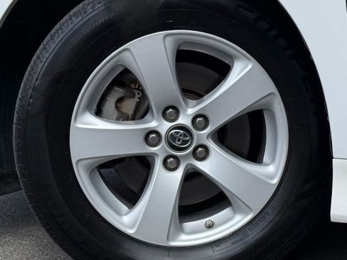 Used 2018 Toyota Sienna LE FWD image 22