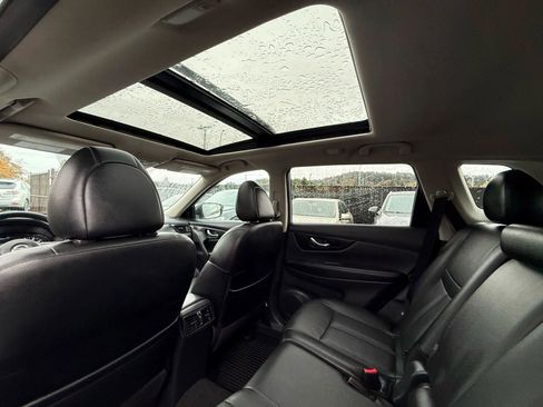 Used 2017 Nissan Rogue SL w/ SL Premium Package image 28