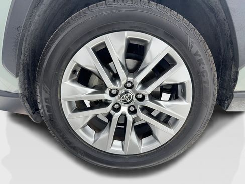 Used 2020 Toyota RAV4 XLE Premium image 47