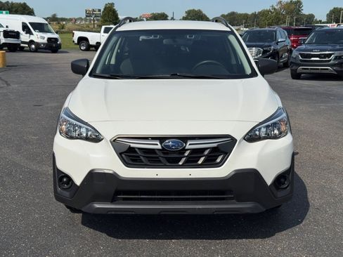 Used 2022 Subaru Crosstrek 2.0i image 3
