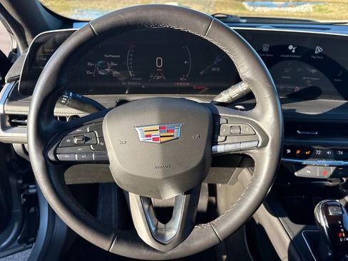 Used 2024 Cadillac XT4 Premium Luxury image 19