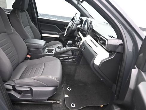 Used 2024 Toyota Tacoma TRD Off-Road image 7