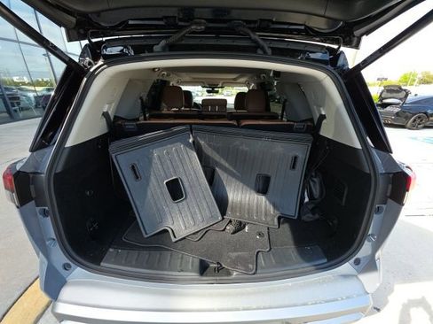 Used 2025 Nissan Pathfinder Platinum w/ Cargo Package image 28