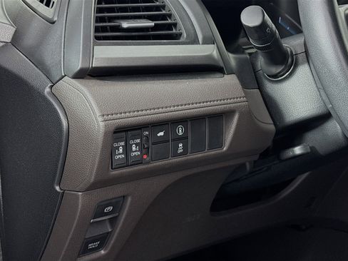 Certified 2024 Honda Odyssey EX-L image 10