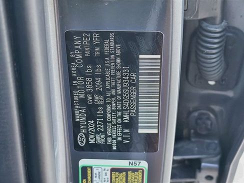 Certified 2025 Hyundai Elantra SEL FWD image 34