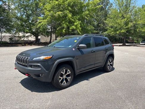 Used 2017 Jeep Cherokee Trailhawk AWD/4WD image 1