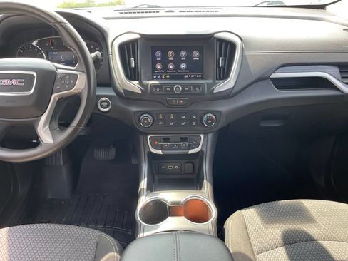 Used 2024 GMC Terrain SLE w/ Elevation Edition FWD image 11