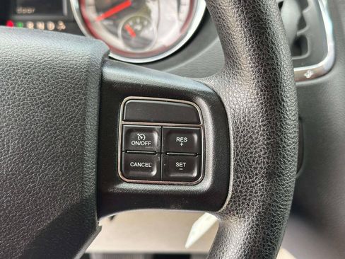 Used 2018 Dodge Grand Caravan SE w/ UConnect Hands-Free Group FWD image 17