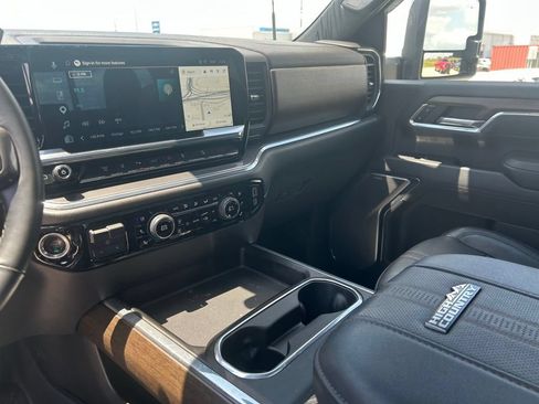 Used 2025 Chevrolet Silverado 2500 High Country w/ High Country Premium Package AWD/4WD image 14