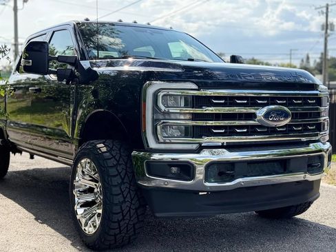 Used 2023 Ford F250 Lariat w/ Lariat Ultimate Package AWD/4WD image 8