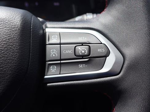 Used 2024 Jeep Compass Trailhawk w/ Trailhawk Elite Group AWD/4WD image 16