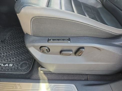 Used 2023 Volkswagen Atlas SEL Premium image 28