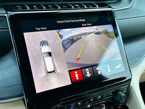 Used 2024 Jeep Grand Cherokee L Limited w/ Luxury Tech Group II image 14