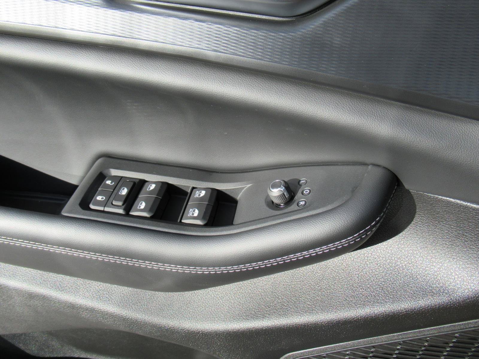 New 2027 Jeep Grand Cherokee Laredo RWD image 19