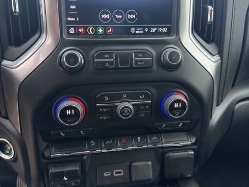 Used 2022 Chevrolet Silverado 1500 LT Trail Boss w/ Convenience Package II AWD/4WD image 12