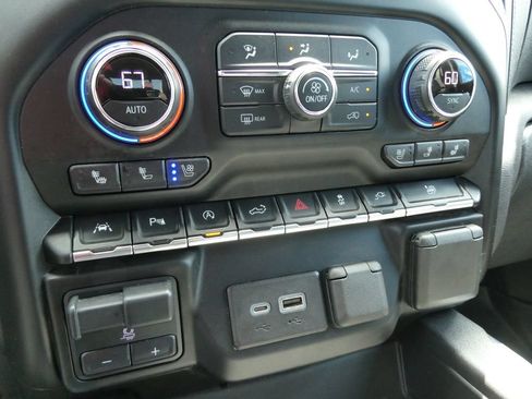 Certified 2021 Chevrolet Silverado 1500 LTZ w/ Safety Package II AWD/4WD image 28