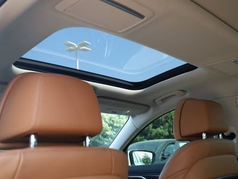 Used 2022 BMW 750i xDrive AWD/4WD image 26