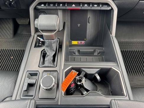 Used 2025 Toyota Tundra Limited image 27