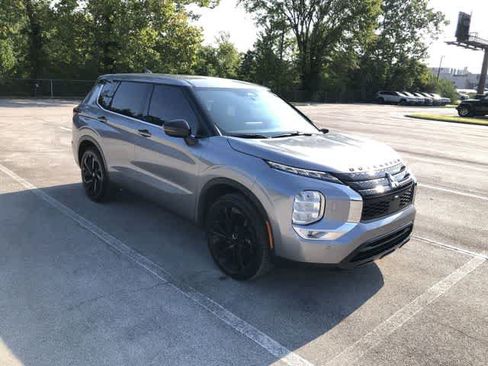 Used 2023 Mitsubishi Outlander SE Black Edition AWD/4WD image 8