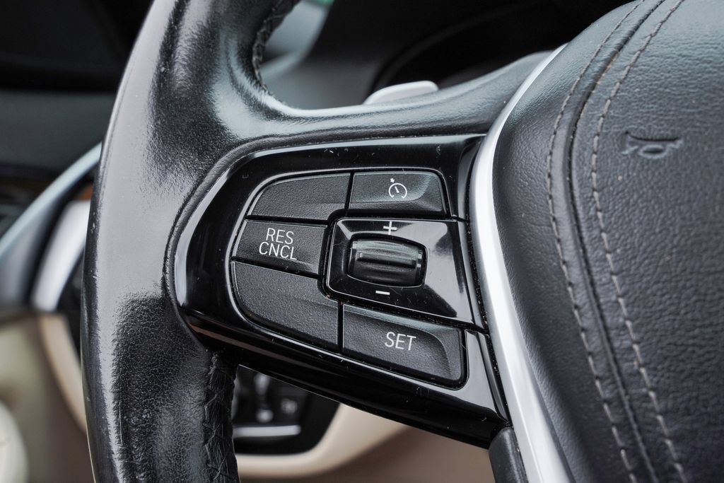 Used 2019 BMW 530e RWD image 15