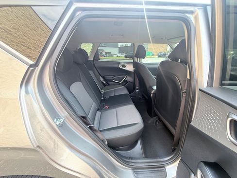 Used 2025 Kia Soul LX FWD image 12