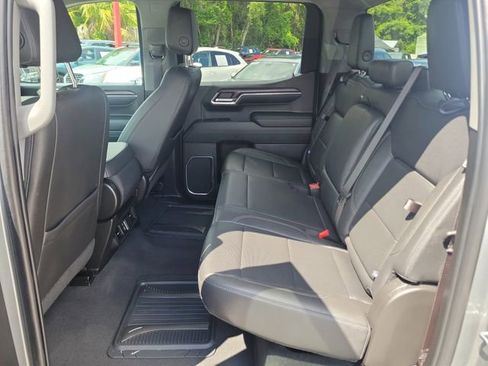 Used 2024 GMC Sierra 1500 SLT AWD/4WD image 11