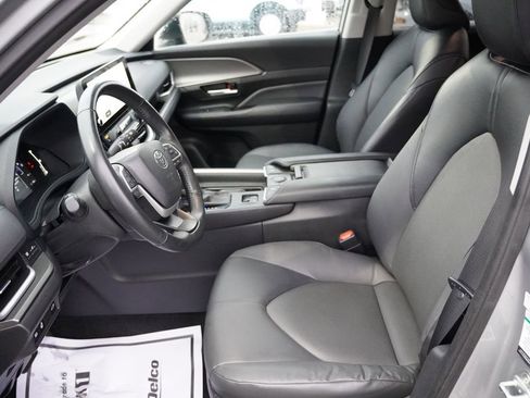 Used 2024 Toyota Grand Highlander XLE image 19