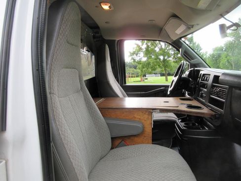 Used 2018 GMC Savana 2500 Extended w/ Driver Convenience Package RWD image 37