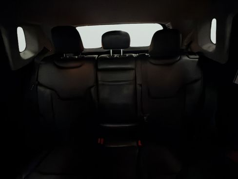 Used 2018 Jeep Compass Latitude FWD image 24
