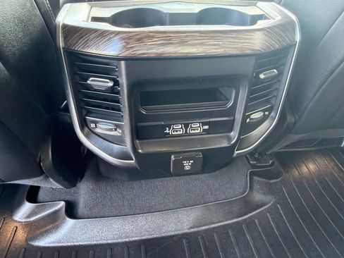 Used 2019 RAM 1500 Laramie AWD/4WD image 14