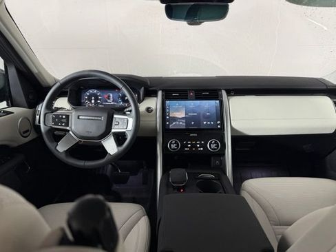 Used 2025 Land Rover Discovery S AWD/4WD image 27