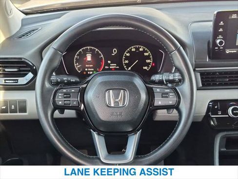 Certified 2025 Honda Pilot Touring image 15