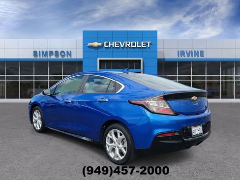 Used 2018 Chevrolet Volt Premier w/ Driver Confidence Package FWD image 6
