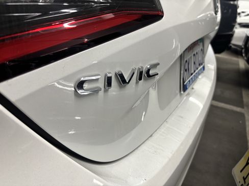 Certified 2024 Honda Civic EX-L image 3