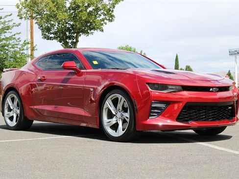 Used 2016 Chevrolet Camaro SS RWD image 1