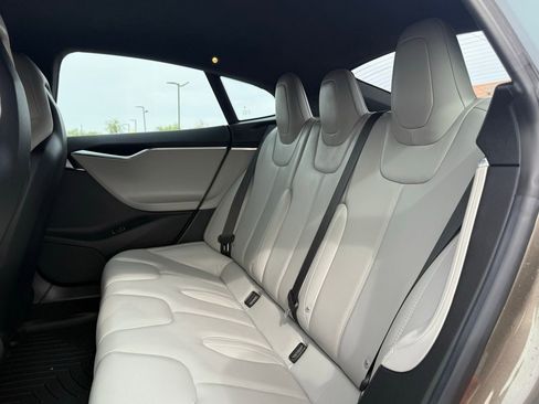 Used 2015 Tesla Model S AWD image 8