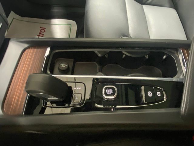 Certified 2023 Volvo XC60 B5 Plus AWD/4WD image 24