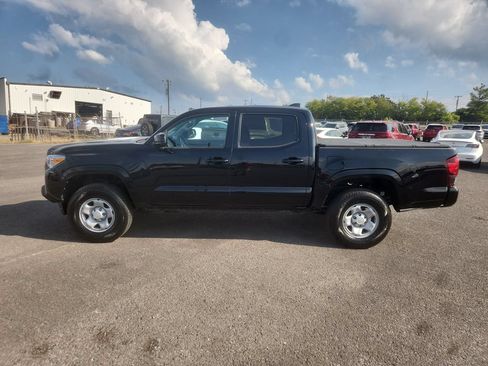 Used 2022 Toyota Tacoma SR AWD/4WD image 2