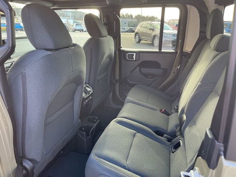 New 2026 Jeep Gladiator Sport image 15